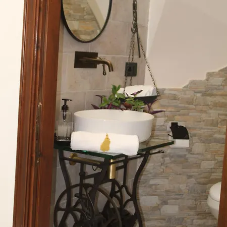 Minerva Charming House Elegant & In