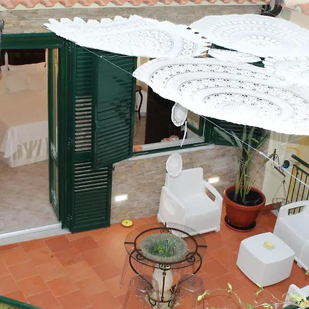 Minerva Charming House Elegant & In Apartamento Salerno