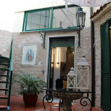 Apartamento Minerva Charming House Elegant & In Salerno