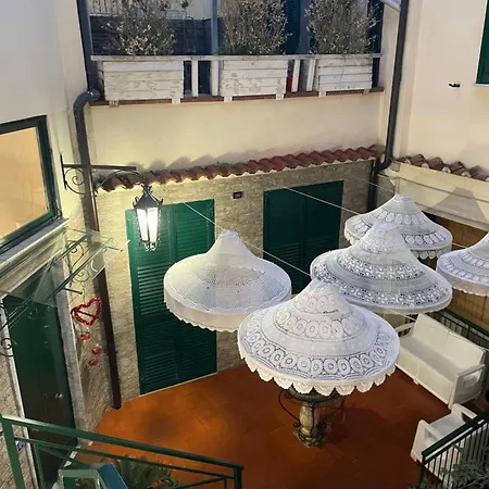 Minerva Charming House Elegant & In Apartamento Salerno