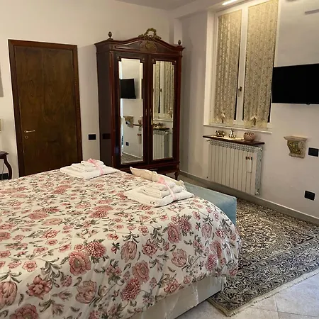 Minerva Charming House Elegant & In Apartamento Salerno